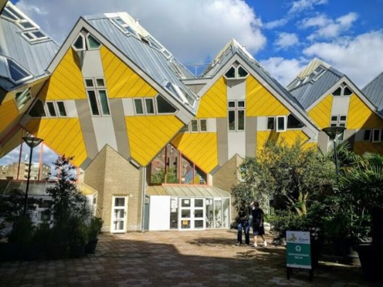 Explore Rotterdams Architecture-3